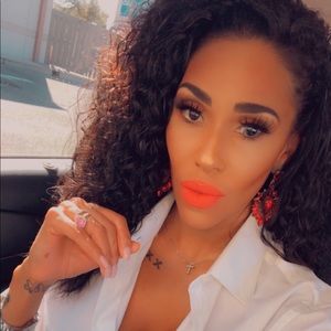 Meet your Posher, Karenia